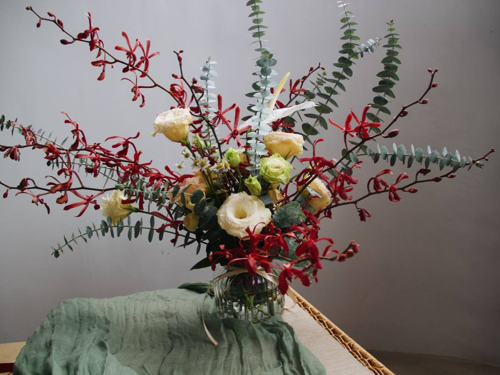 Christmas Florals (Vase)