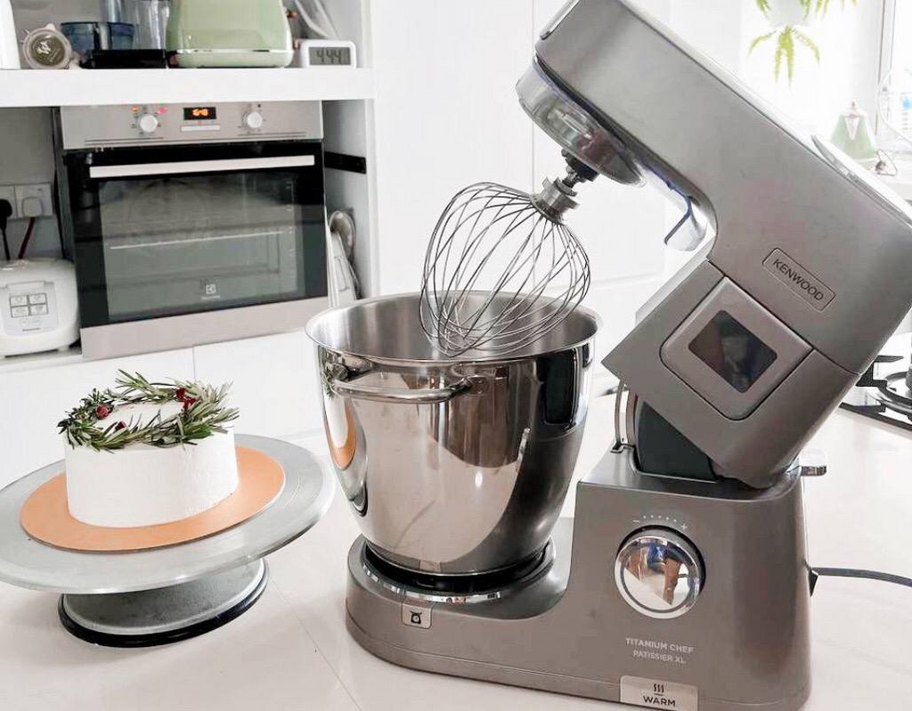Kenwood - Baking Demo (Titanium Chef Patissier XL 7L Stand mixer)