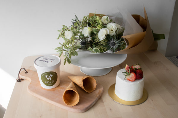 Stay Home Cake Bundle (Fresh Flowers)