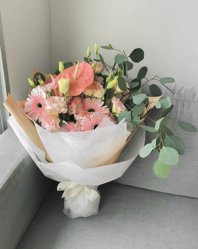 Fresh Flower Bouquet: Pastel Peaches
