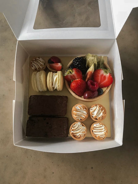 Deluxe Oasis Bundle (With Macarons)