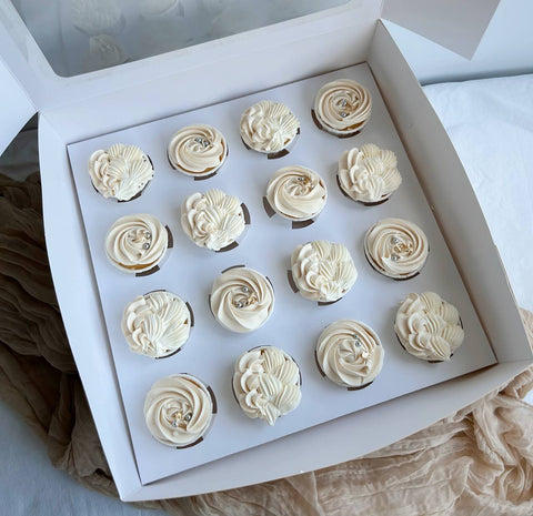 Customised Cupcakes (16 cupcakes)