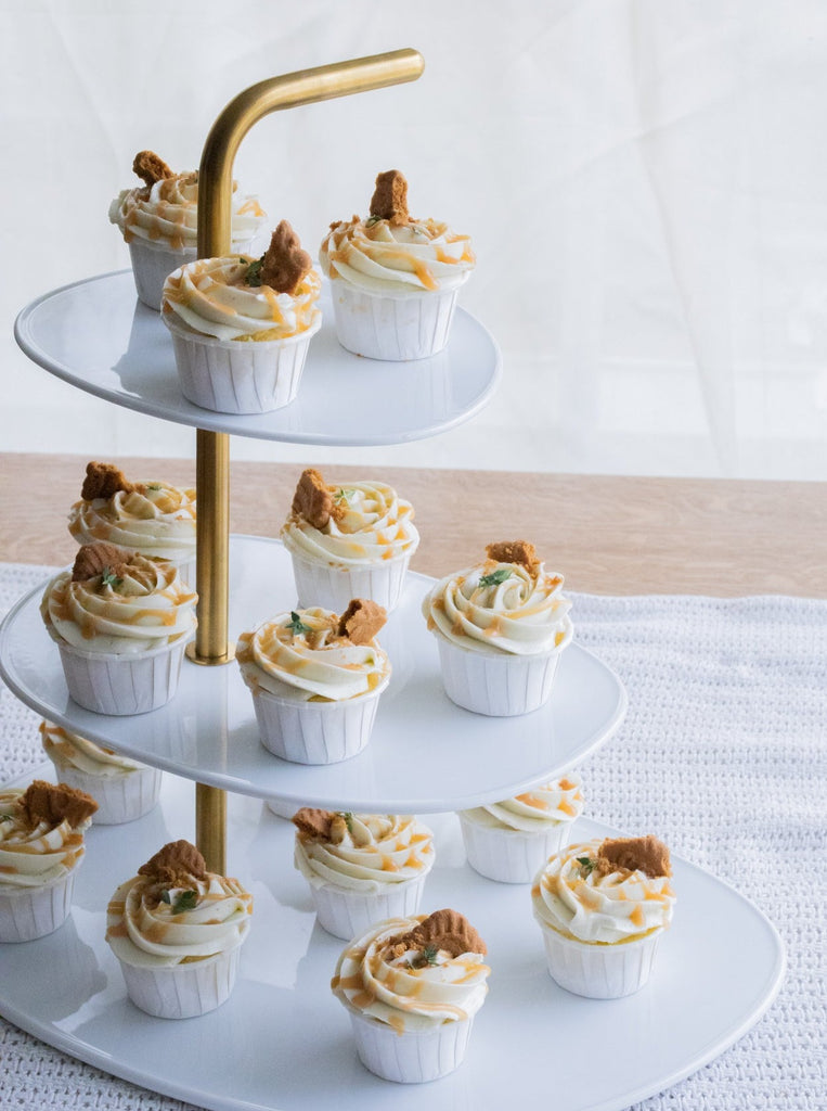 16 Standard Cupcakes