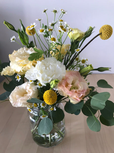 Fresh blooms: Daily vase