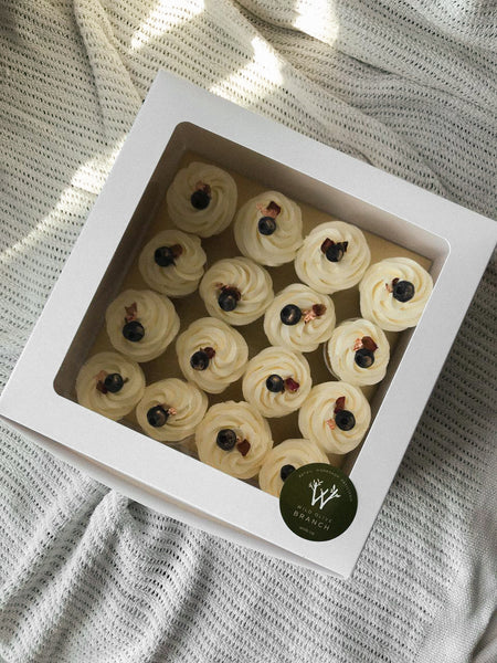 16 Mini Cupcakes (Kid Friendly)